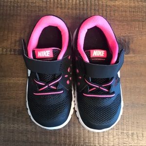 Nike Pink toddler shoes